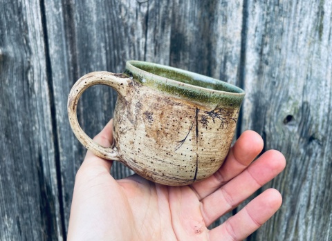 Kubek ceramiczny zielsko