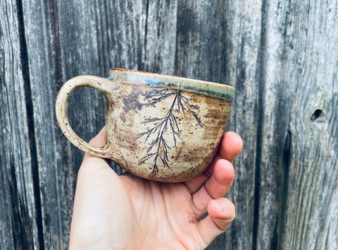 Kubek ceramiczny zielsko